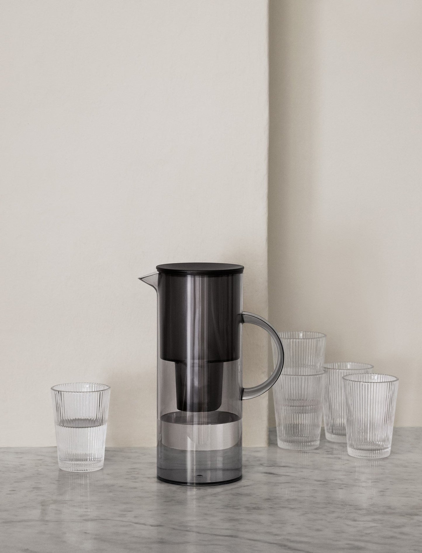 EM77 water filter jug 67.6 oz - Kitchen & Dining image 6