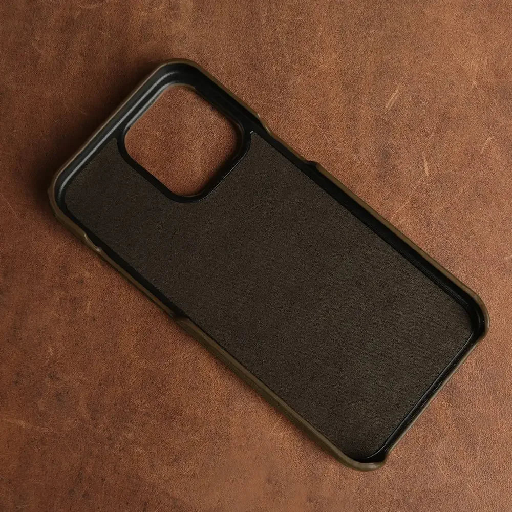 Crazy Horse Leather MagSafe iPhone Case - Gadgets image 14