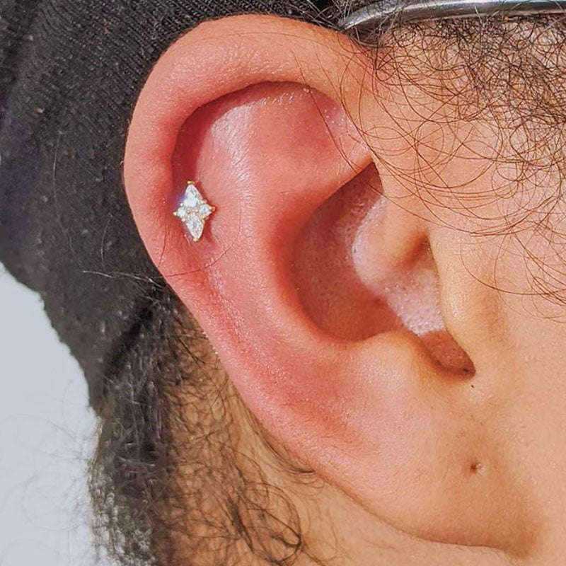 1 Helix Piercing 14y+ in Mississauga + Excluding Jewelry - Jewelry image 4