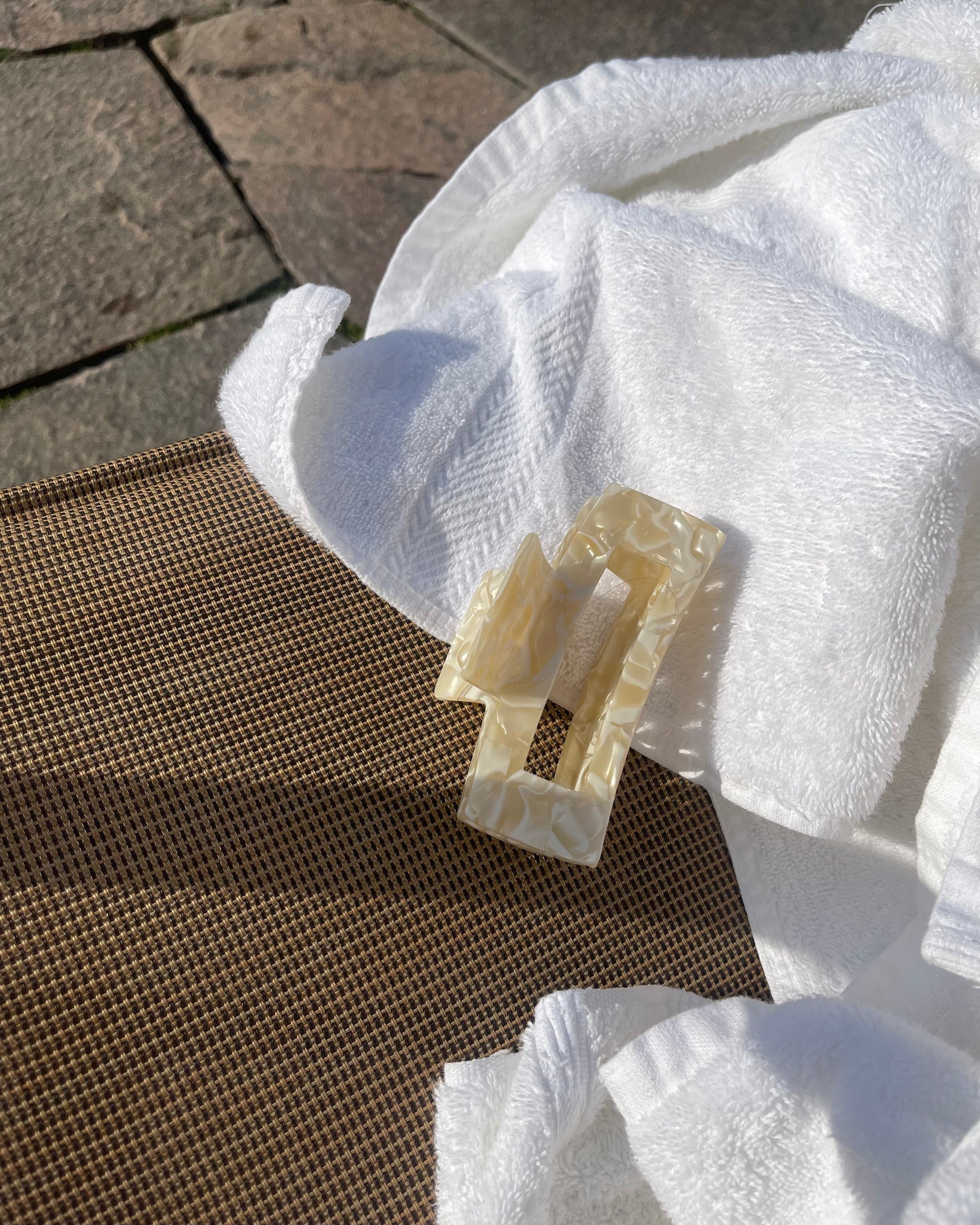 Vanilla | Neutral Claw Clip Set - Kitchen & Dining image 4