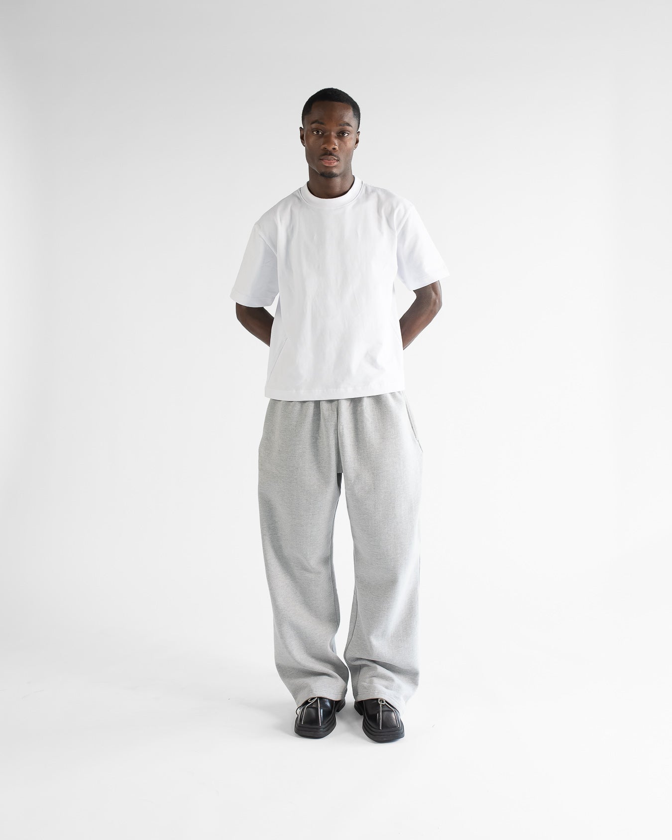 Baggy Sweatpants - Grey - Jewelry image 2