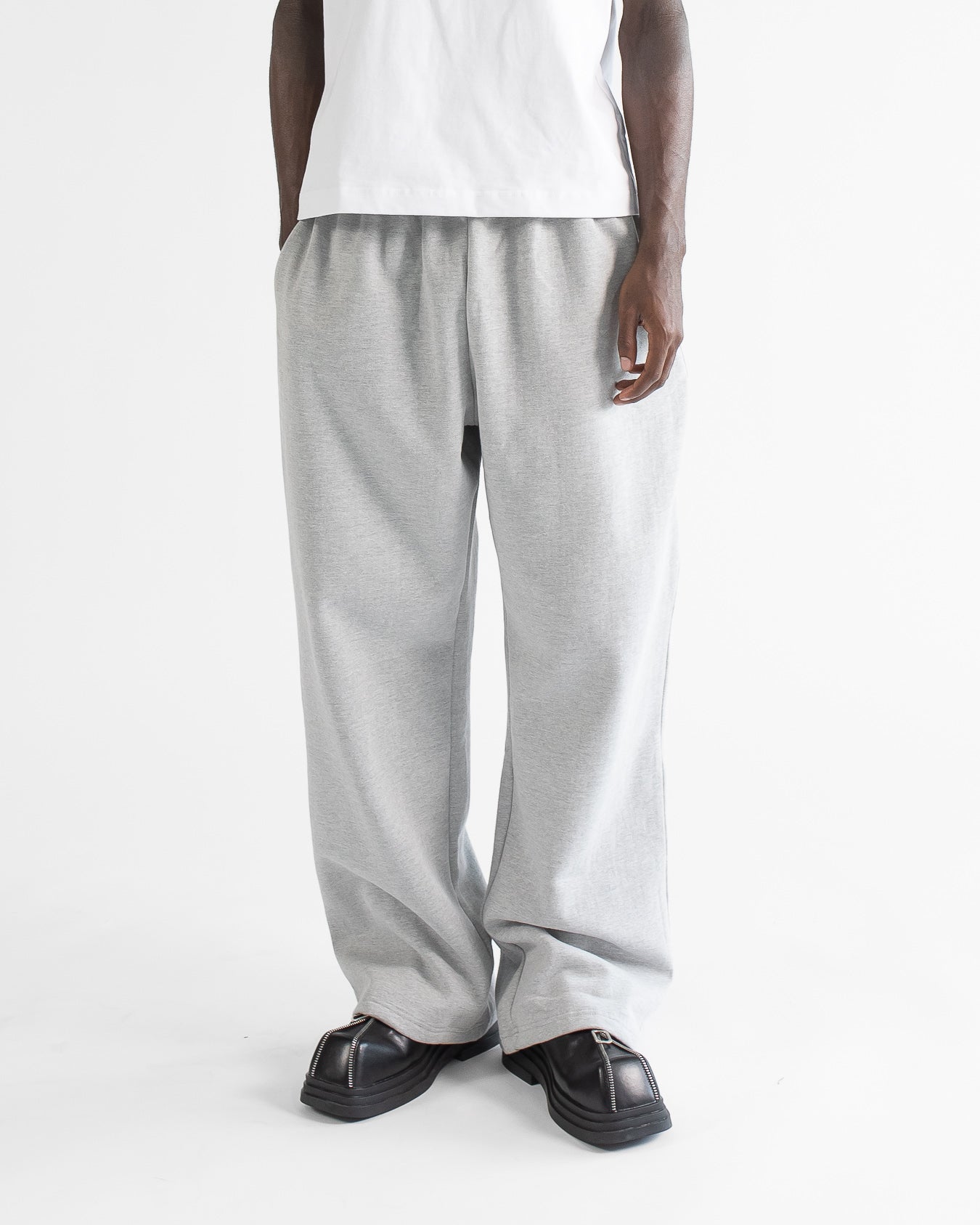 Baggy Sweatpants - Grey - Jewelry image 3