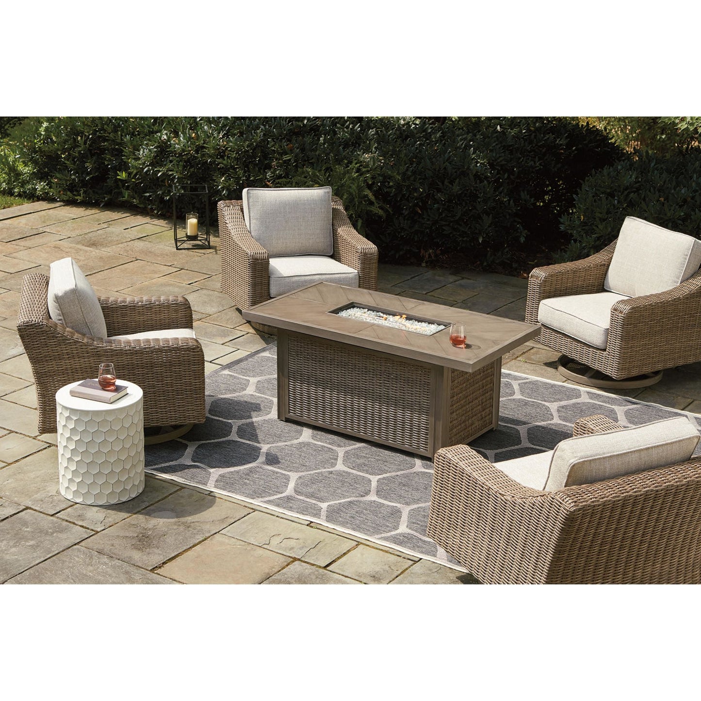 Beachcroft 5 Piece Outdoor Seating - Furniture image 4