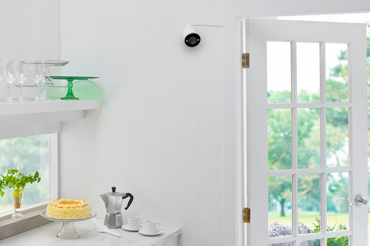 Lorex 2K Spotlight Indoor/Outdoor Wi-Fi Security Camera (32GB, Cloud-Enabled) - Open Box - Misc image 6