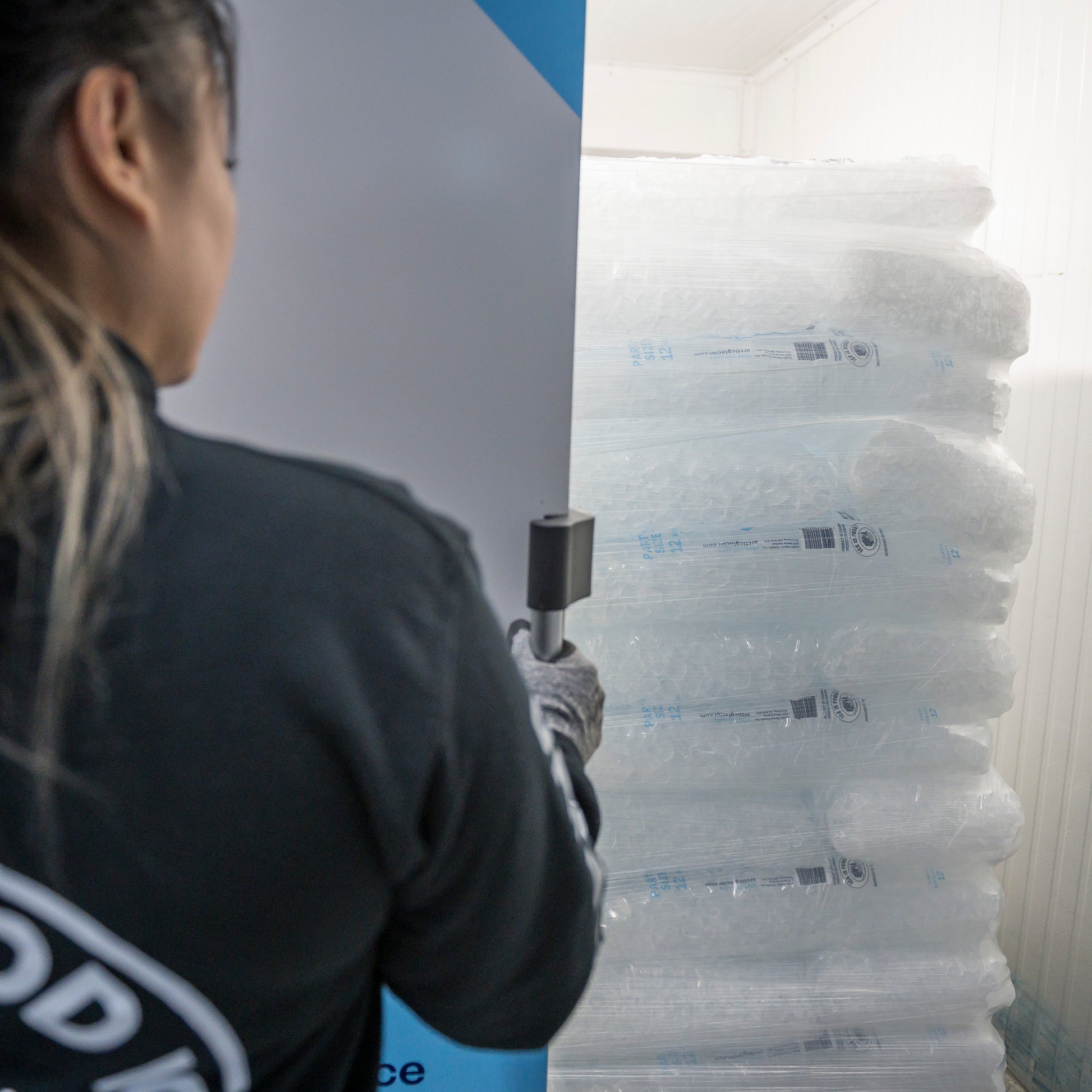 Premium Bagged Ice  - 1 pallet (63 x 26.4 lb bags) 1,636.8 lbs - Misc image 3