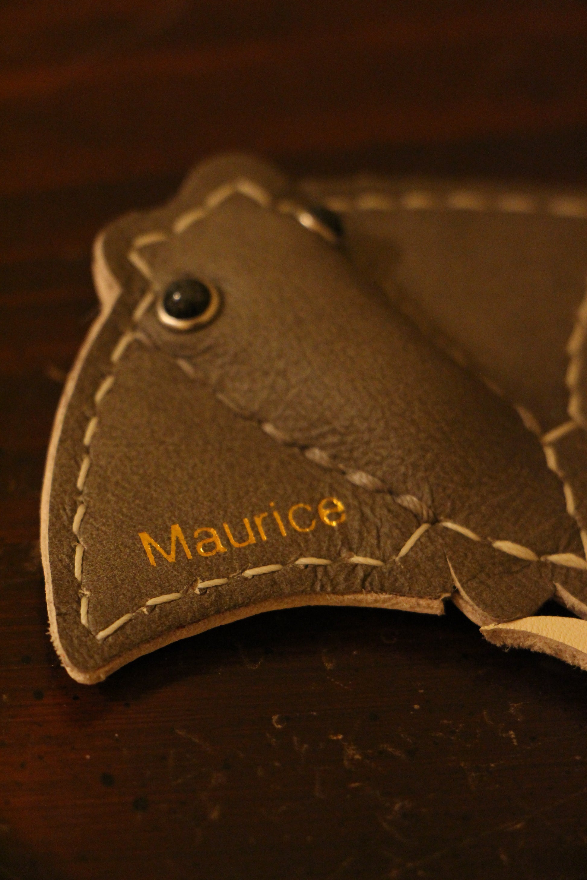 Handmade Stingray Sea Flap Flap Airtag Holder /Magnetic Keychain | Made-to-order 4 to 6 weeks lead time to ship from Canada - Accessories image 4