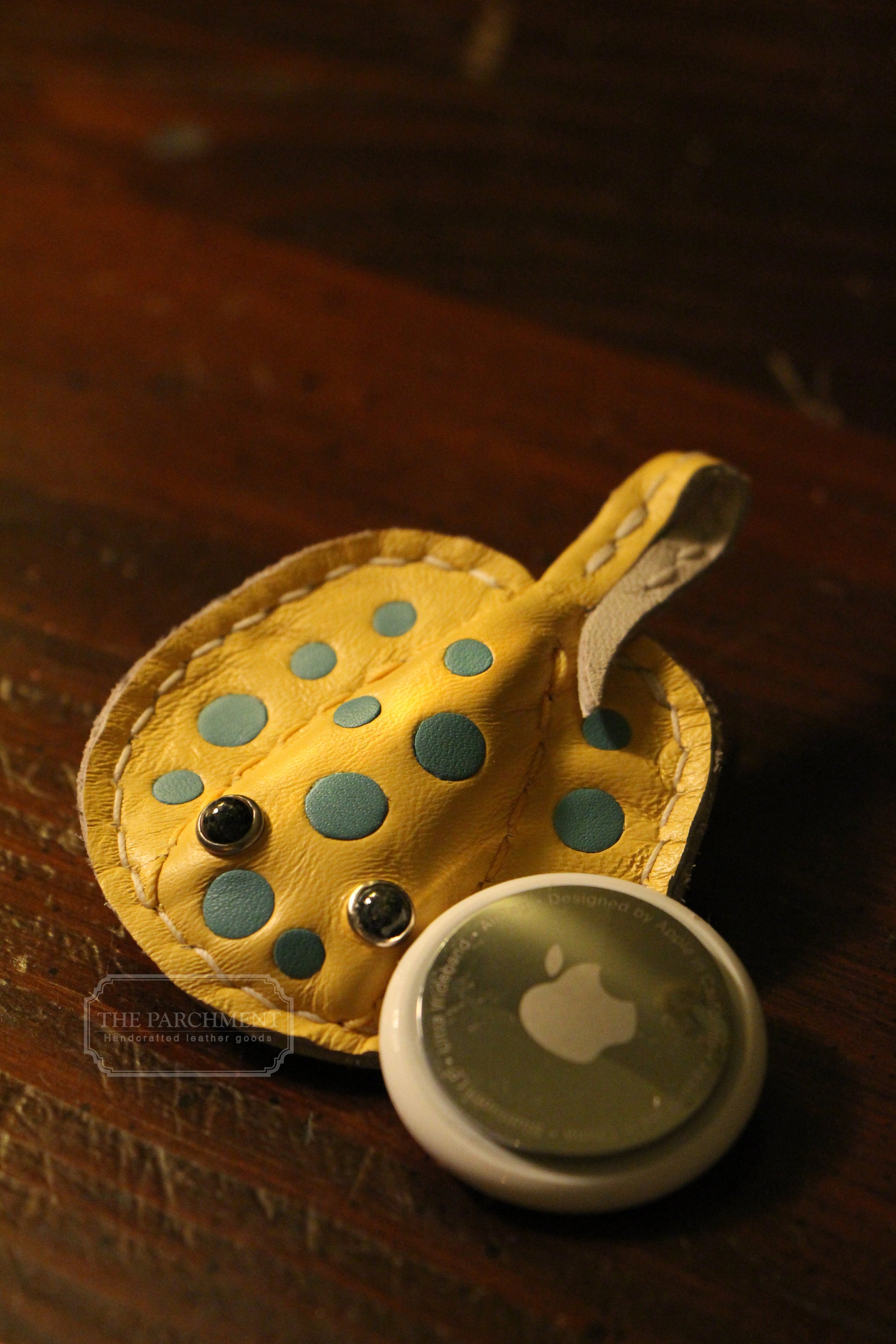 Handmade "Sea Pancake" Stingray Airtag Holder /Magnetic Keychain | Made-to-order 4 to 6 weeks lead time to ship from Canada - Accessories image 2