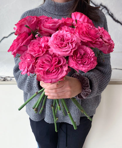 Country Blues Roses (15 stems) - Misc image 3