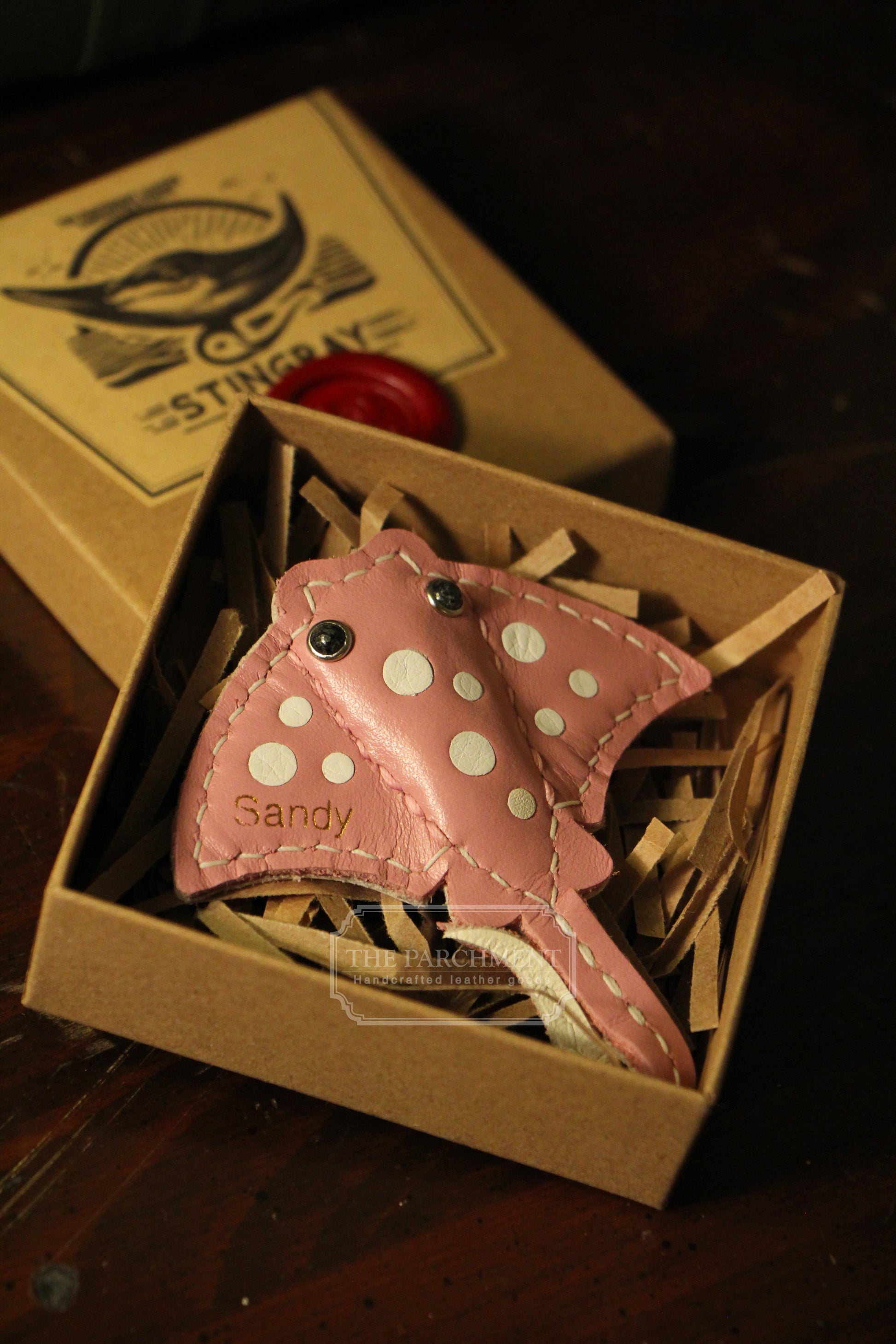 Handmade Stingray Sea Flap Flap Airtag Holder /Magnetic Keychain | Made-to-order 4 to 6 weeks lead time to ship from Canada - Accessories image 6