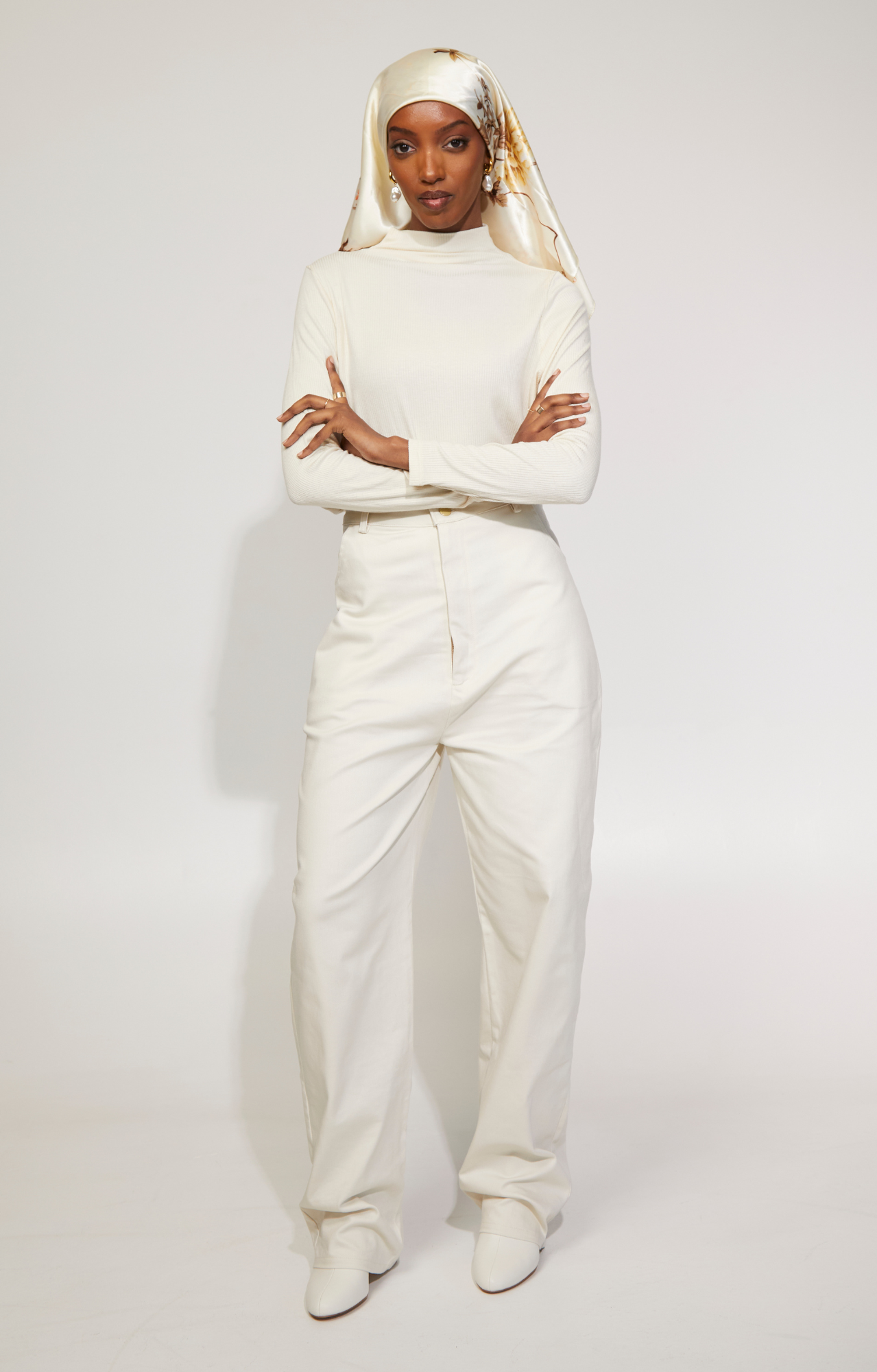 Ultra High-Waisted Baggy Jeans - Accessories image 1
