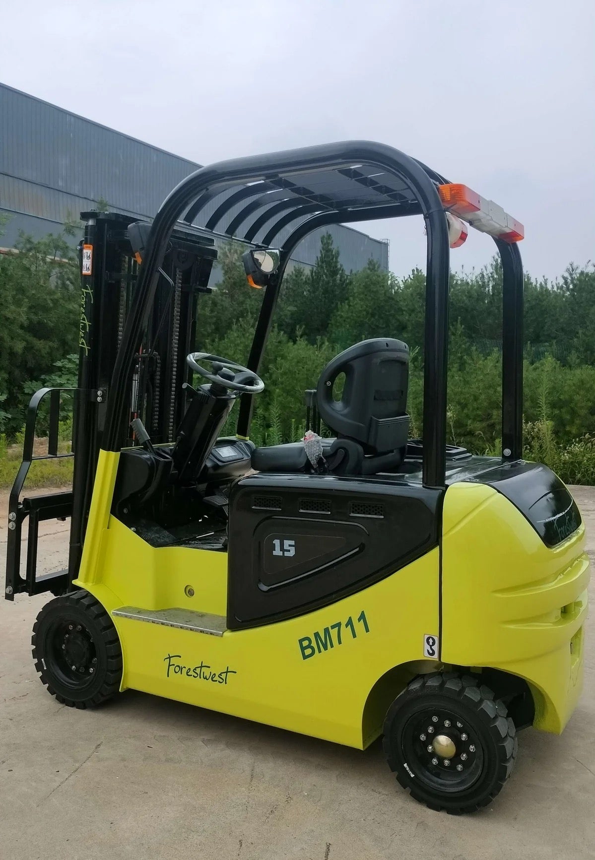 1.5ton Electric Forklift  BM711 - Furniture image 6